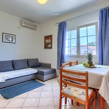 Nino-2 By Interhome Appartement Poreč