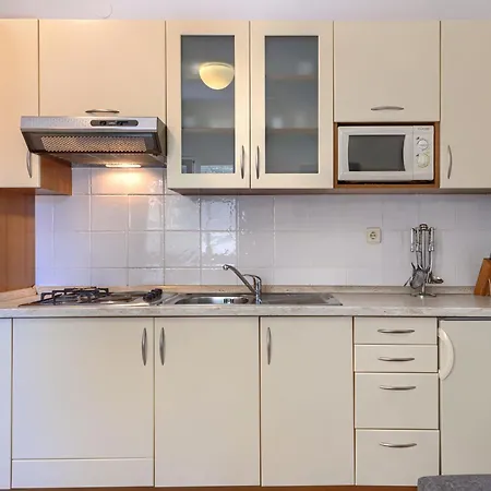 Nino-2 By Interhome Πόρετς