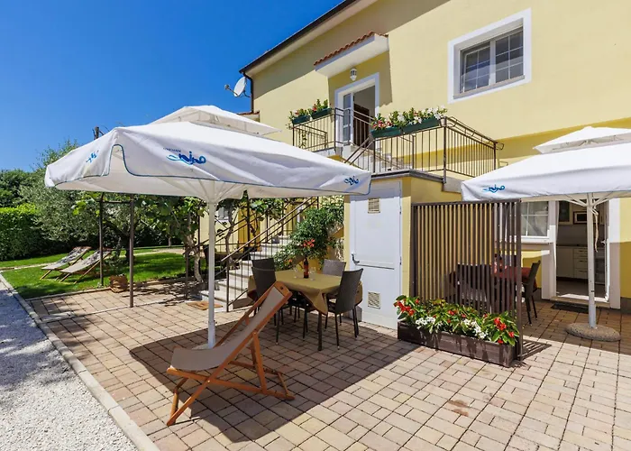 Nino-2 By Interhome Lejlighed Poreč