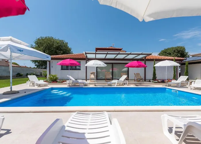 Nino-2 By Interhome * Poreč