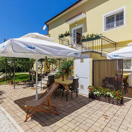 Nino-2 By Interhome Appartamento Porec